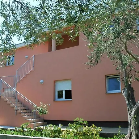 Fuer Fuenf Personen Mit Balkon Apartment Sukosan