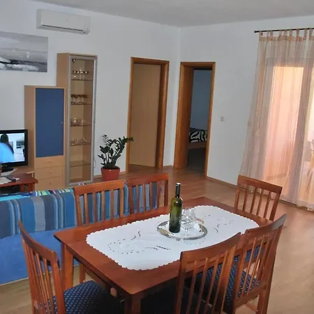 Fuer Fuenf Personen Mit Balkon * Sukosan